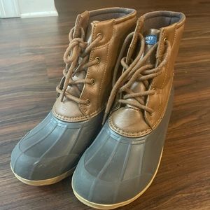 Used Boys Sperry Duck Boots size 6